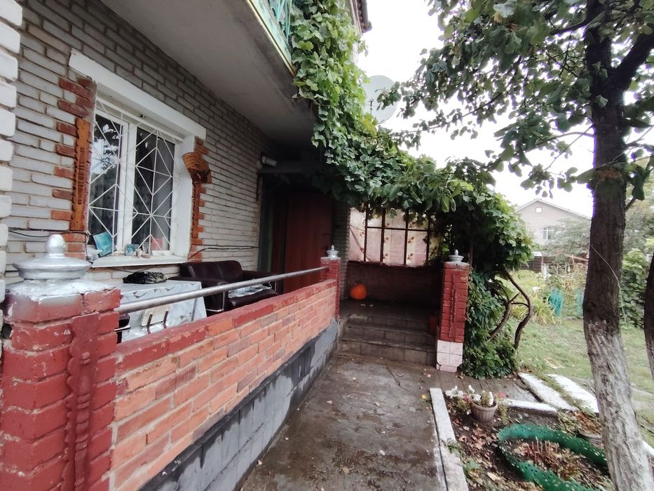 Продам 2-х этажный дом