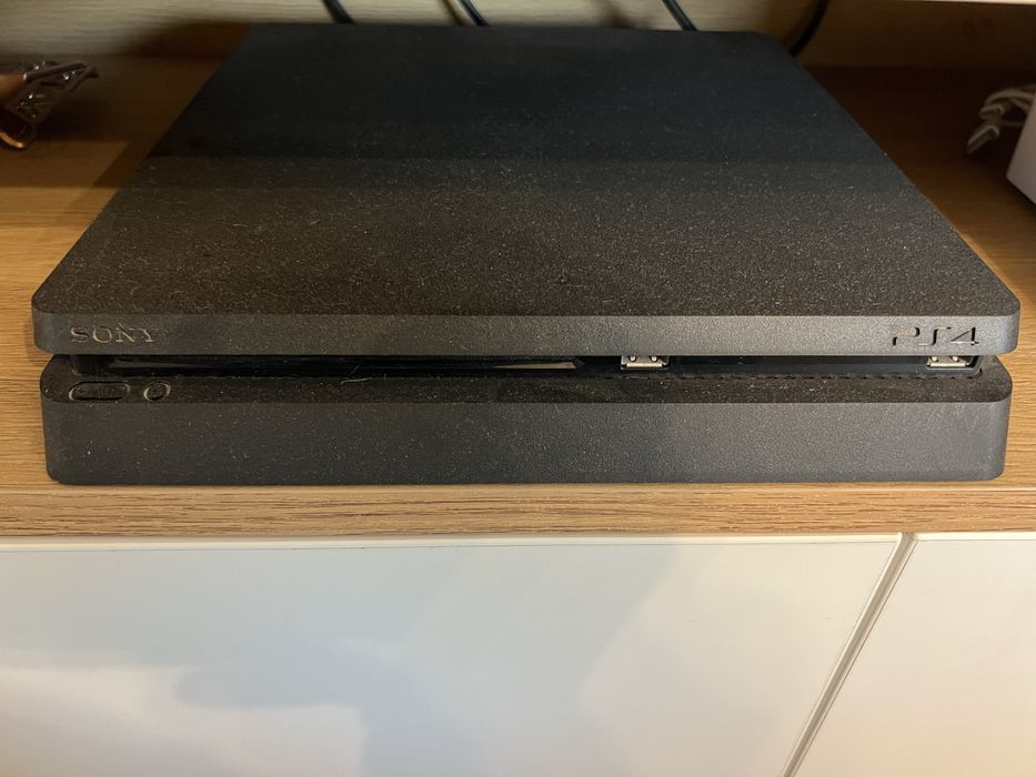 PS 4 Slim 1TB - като нов