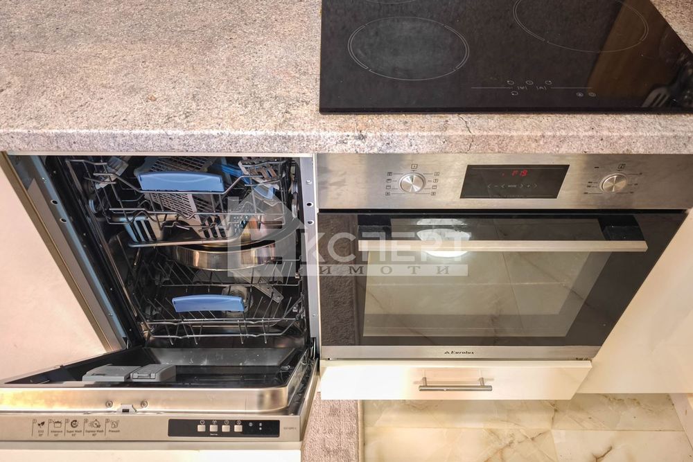 Продава се Двустаен апартамент в Пловдив, Остромила - 68 кв.м за 1984 €/кв.м - Снимка #4