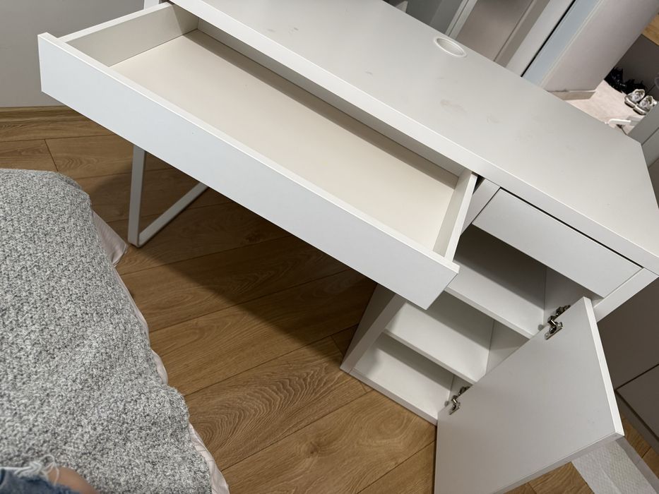 Бюро и стол от IKEA