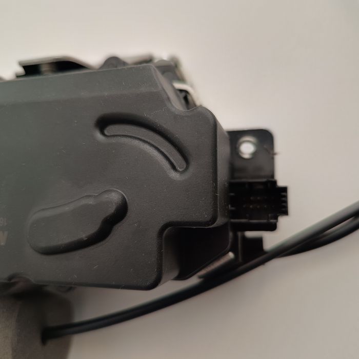 Брава за багажник за Mercedes ML W164 GL X164 W251 W211, Гаранция 1г.