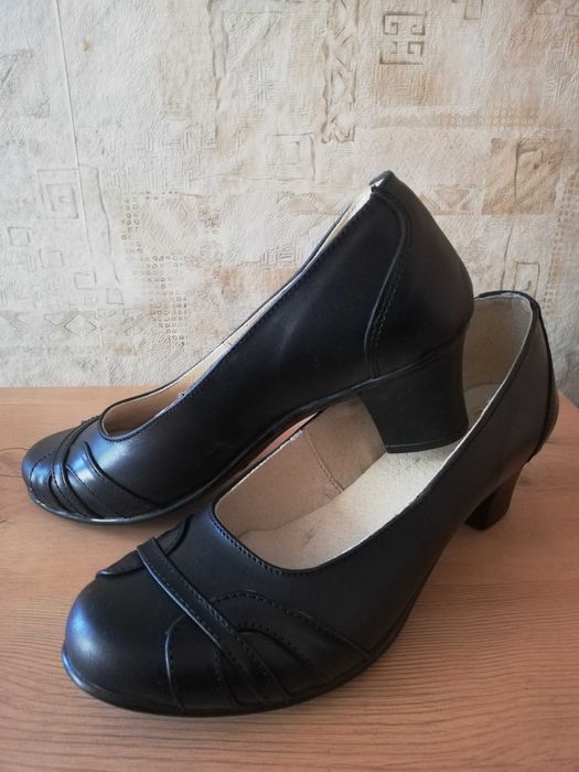 Черни нови дамски обувки „Кристиян Шуус“ от естествена кожа №41