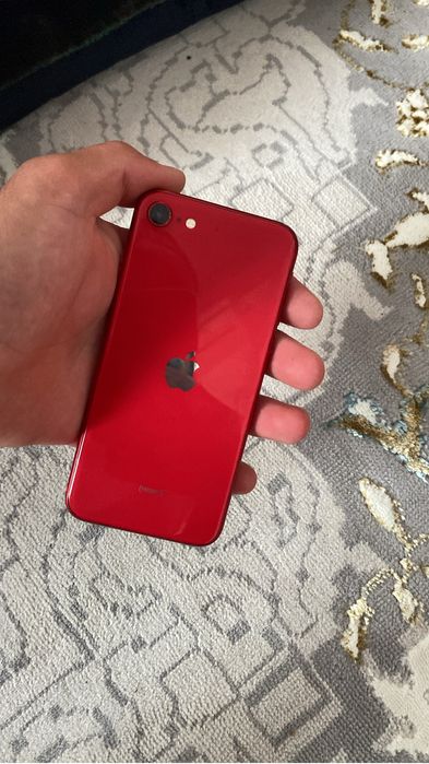 IPhone SE 2020 2 поколения