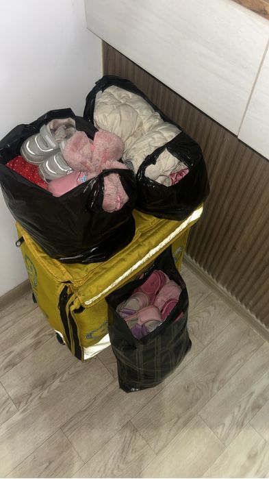 Отдам детские вещи тумбу