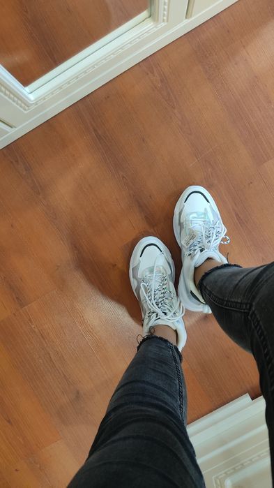 Продам зимние ботинки кросы