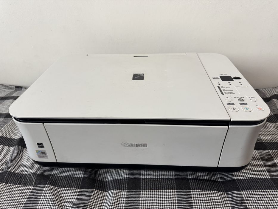 Цветной принтер (Canon)