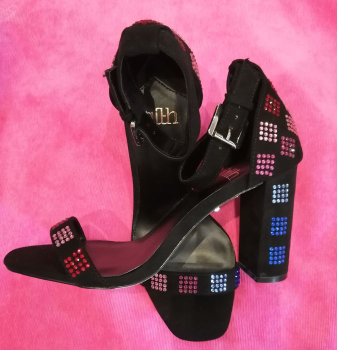 Нови Маркови сандали с камъни!!!