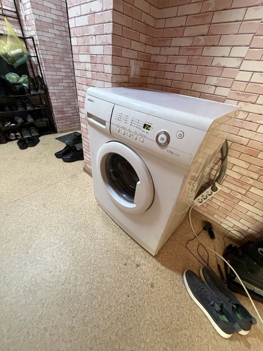 Стиральная машина продам