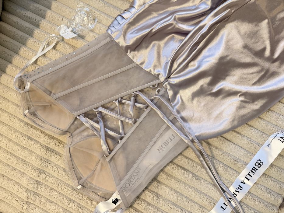 Дълга официална рокля корсет