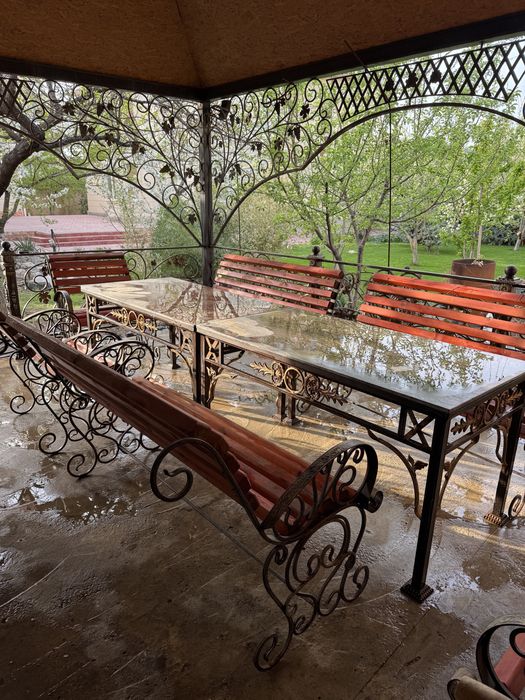 Кованные столы со стульями