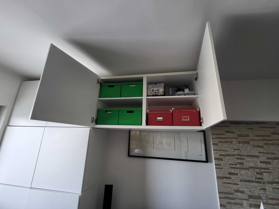 Combinatie corp suspendat/CUB-BESTA -IKEA, include si rafturi