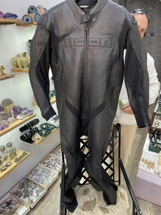 Мъжки мото  екип IKON размер 54