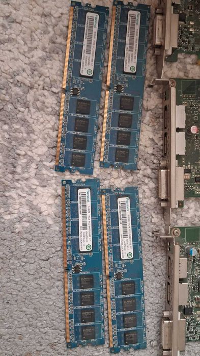 Vand RAM 512 - 1G PC2 si placa video Nvidia Quadro 2000