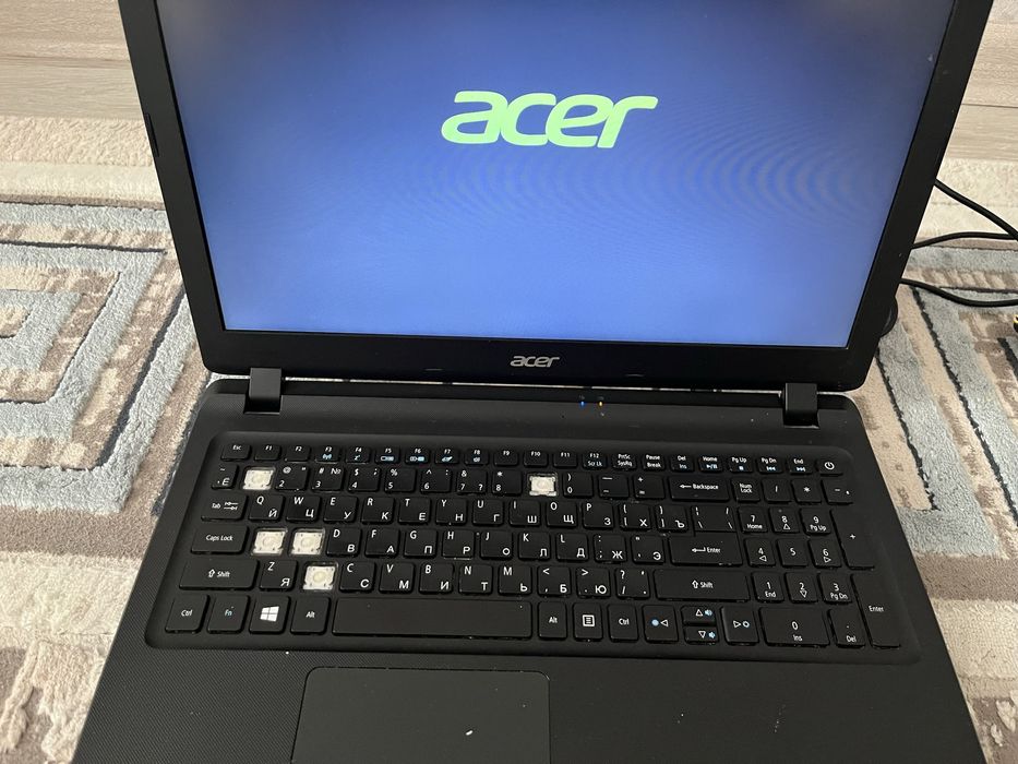 Продам для запчастей ноутбук