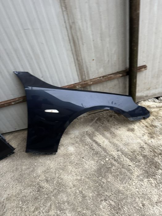Aripa stanga fata BMW Seria 5 E60 E61 520d 525d 530d aripa dreapta fata Bmw Seria 5 E60 E61 monacoblau metallic