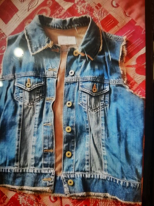 Безрукавка джинсовая