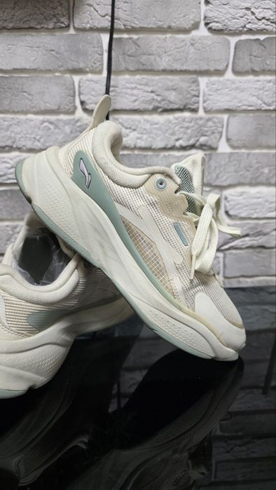 Оригинальные кроссы Li-ning