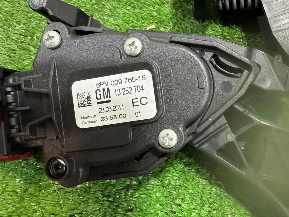 PEDALA ACCELERATIE ELECTRICA  OPEL CORSA E 1.3 DIESEL 2016 2014-2019 / OPEL ASTRA J 1.3 DIESEL 2011 2009-2014 / PEUGEOT 208 1 1.2 BENZINA 2015 2012-20