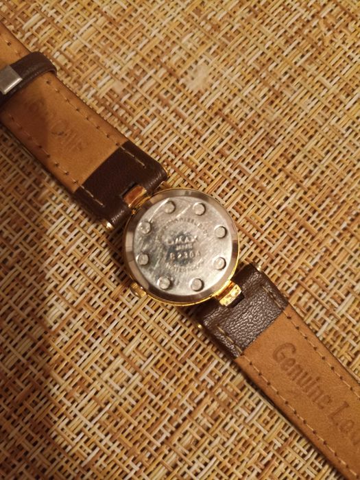 Женские наручные часы