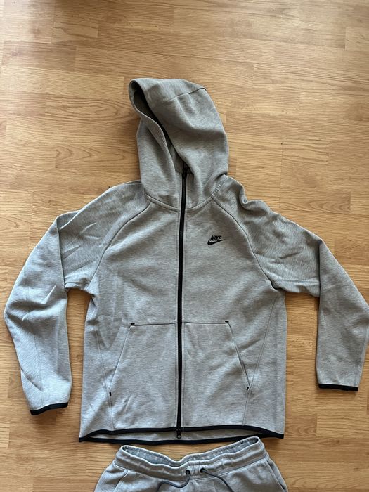 Nike tech gri old season