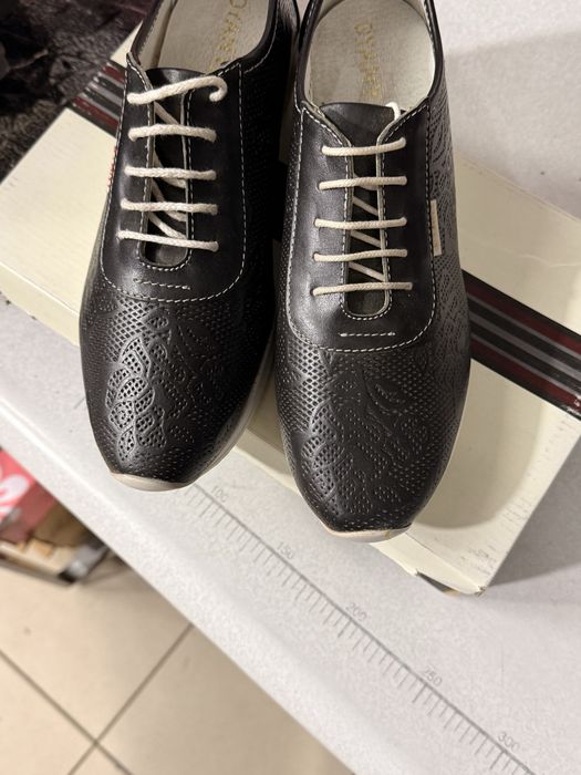 Pantofi din piele naturala