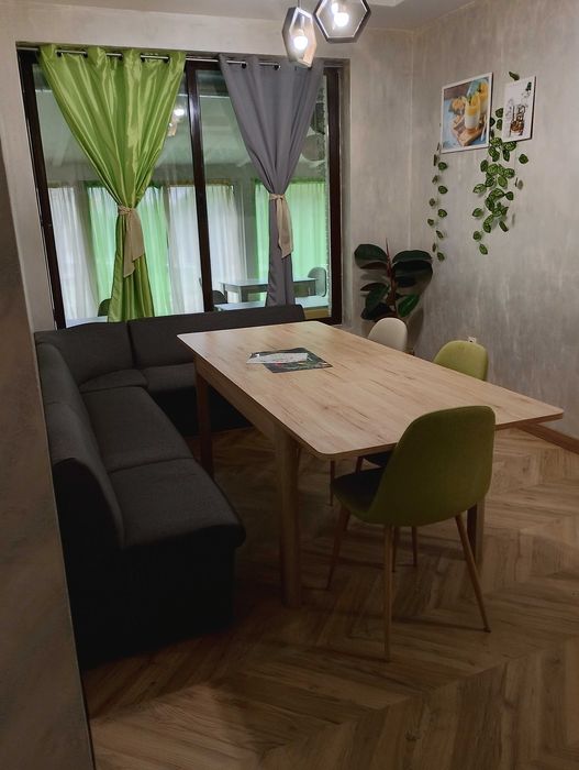 Маси,столове и дивани