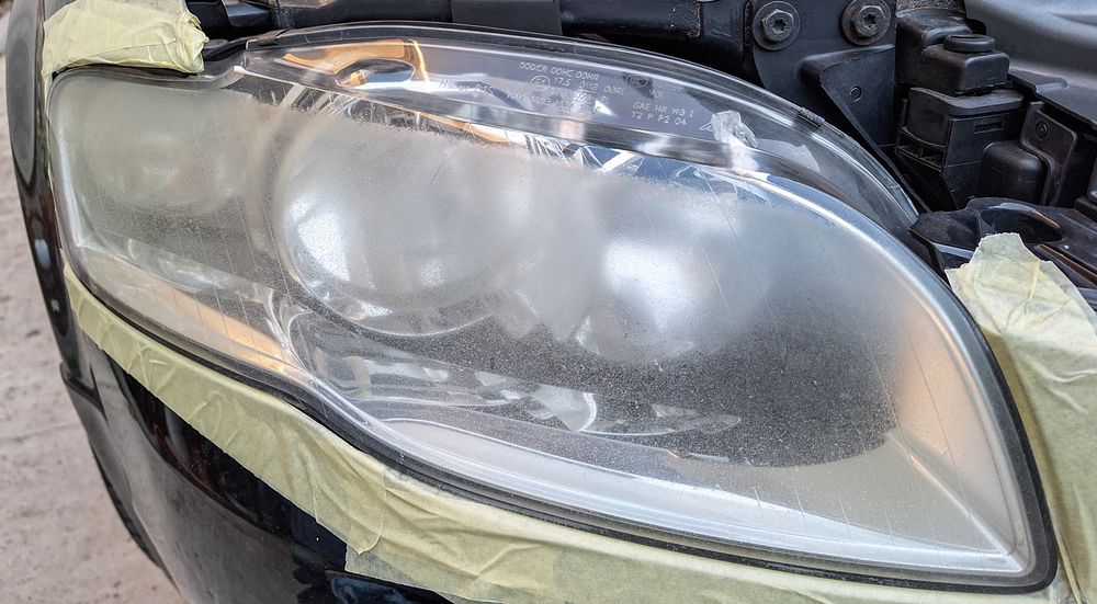 Ofer servicii profesionale de polish farurii