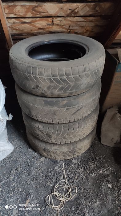 Продам шины 215/65r16