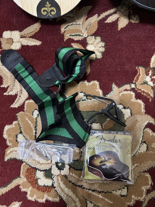 Гитара +домбыра новый с чехолом