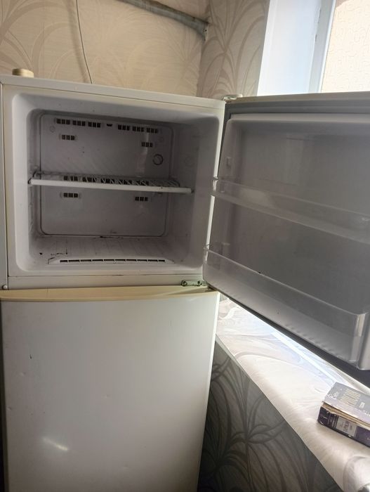 Продам холодильник