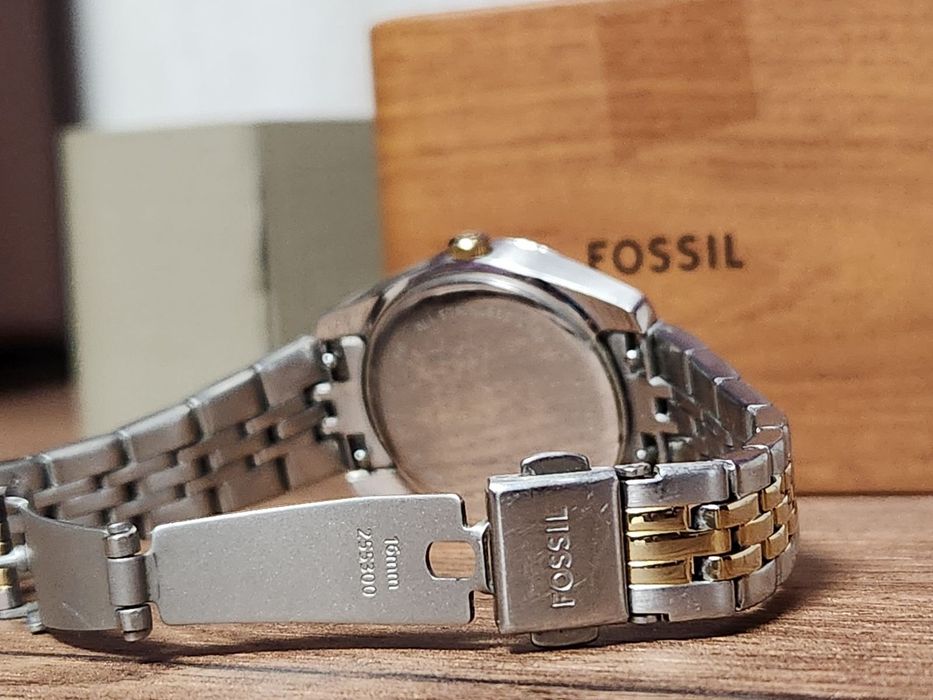 Дамски часовник Fossil Scarlette Mini