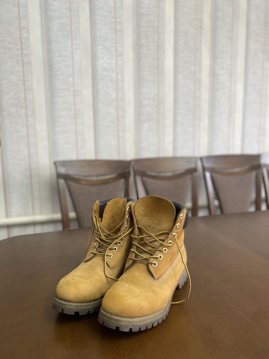Продам осенние ботинки Timberland