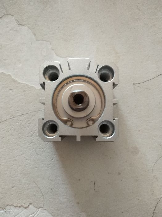 воздушный пневмо цилиндр SDA 25x10