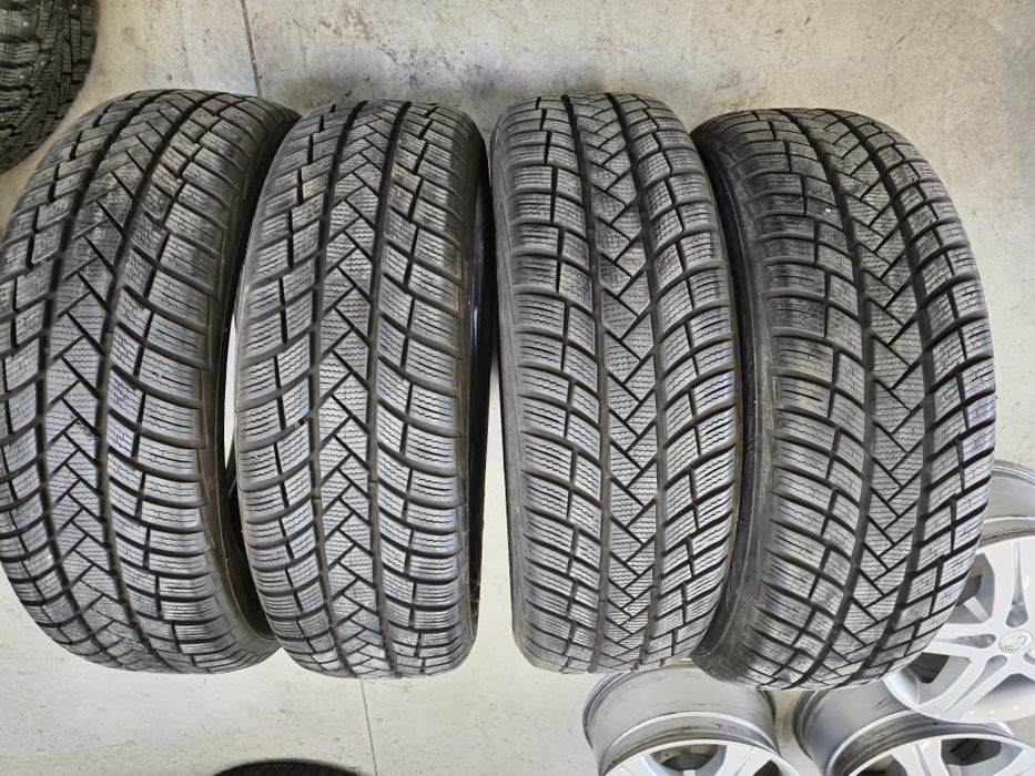 4 anvelope iarna Vredestein 215 65 17 ca și noi