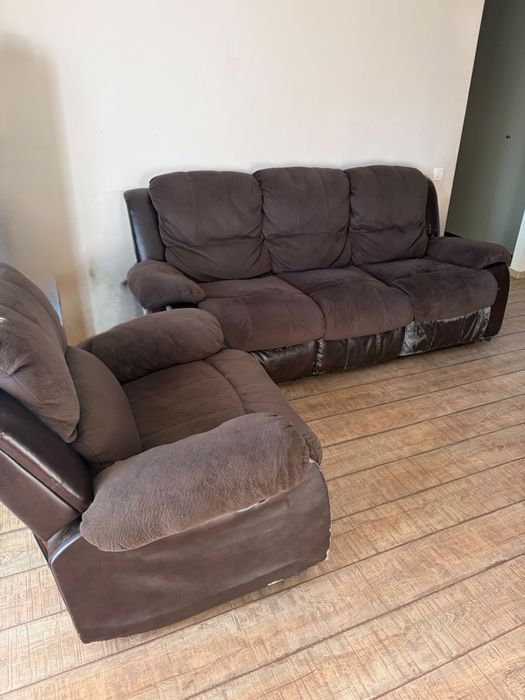 Canapea cu recliner