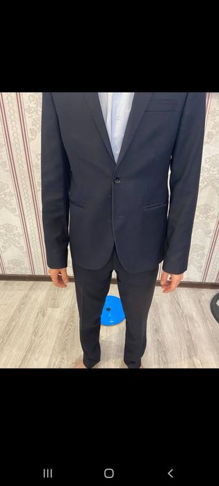 Продаю костюм с брюком.