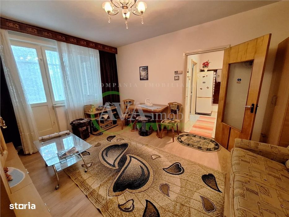 Apartament 2 camere semidecomandat , zona Garii