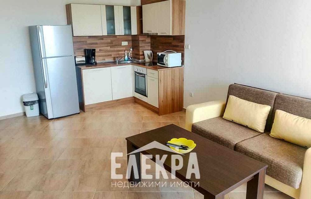 Продава се Двустаен апартамент в Варна, Център - 84 кв.м за 425 €/кв.м - Снимка #2