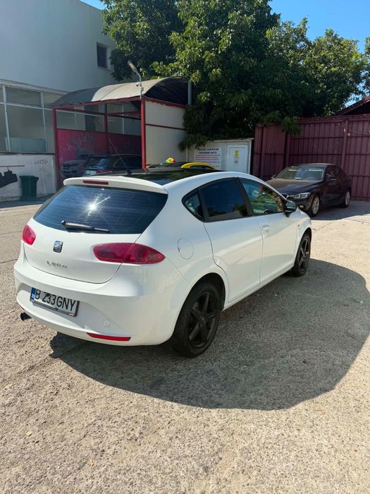 SEAT Leon 2011 — imagine 3