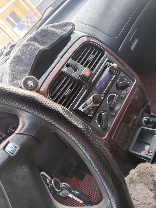 Продаю машину норм состояние