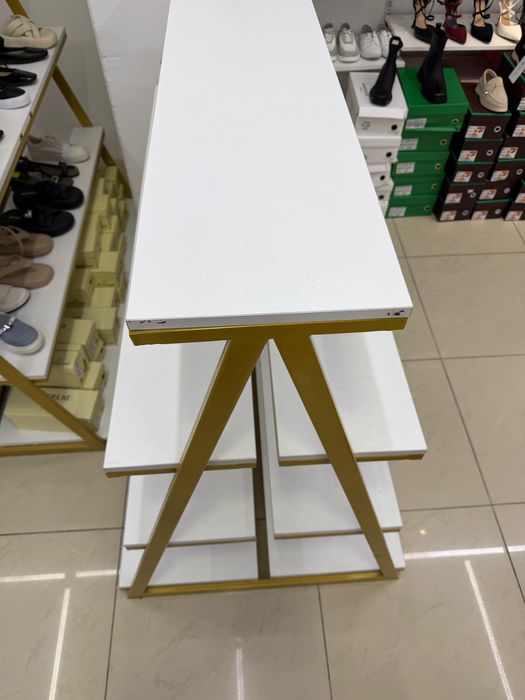 Продаётся стеллаж для обуви