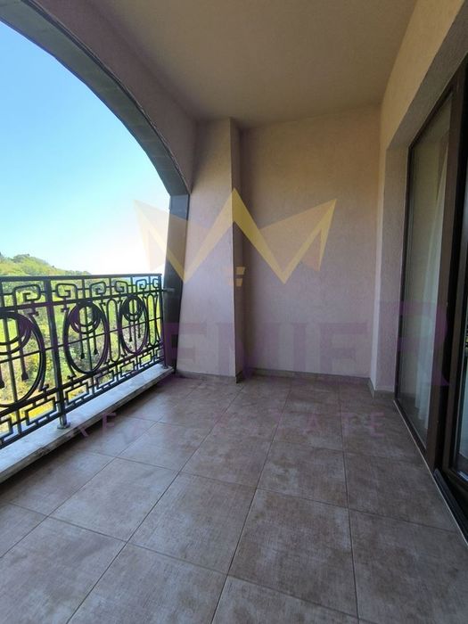 Продава се Тристаен апартамент в к.к. Св.Св. Константин и Елена - 100 кв.м за 2350 €/кв.м - Снимка #9