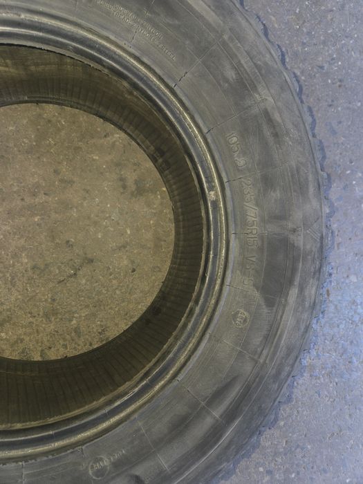Продам 4 колеса 235/75R15