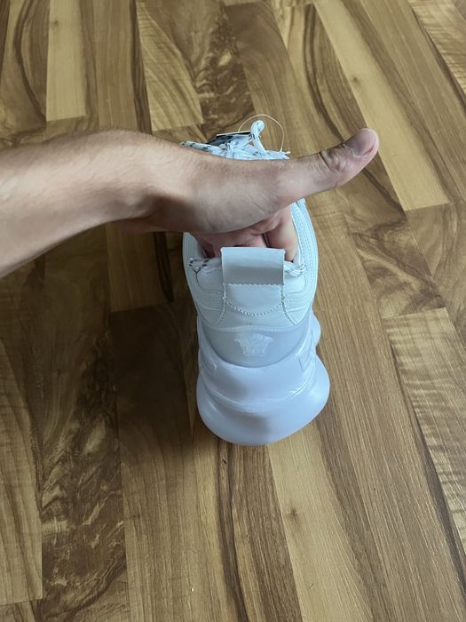 Versace chain reaction triple white REDUCERE 2 zile!!!
