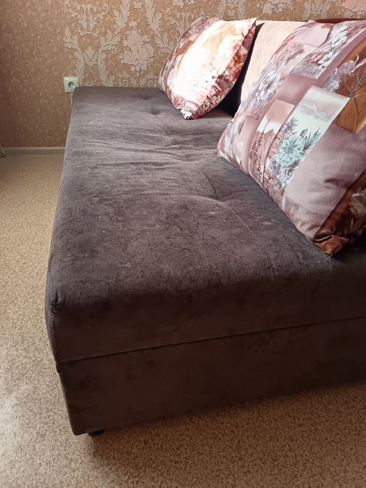 Продам диван недорого