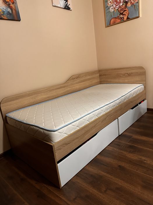 2 бр легла с матрак и чекмеджета – като нови