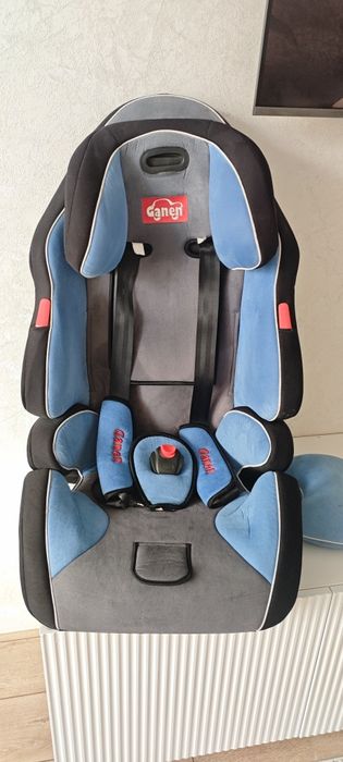 Детское автокресло