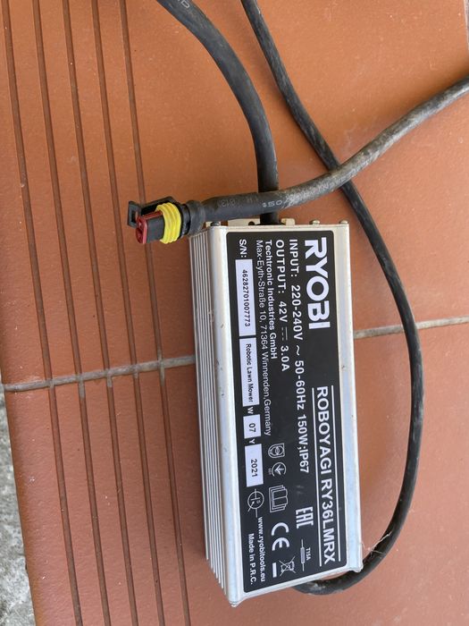 Incarcator robot gradina Ryobi