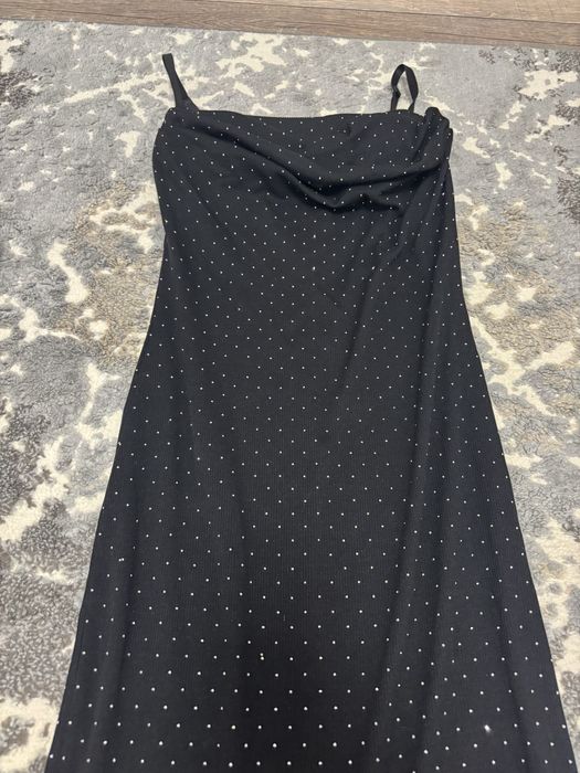 Rochie neagra mulata cu pietricele