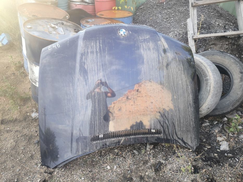 Капот на БМВ е46